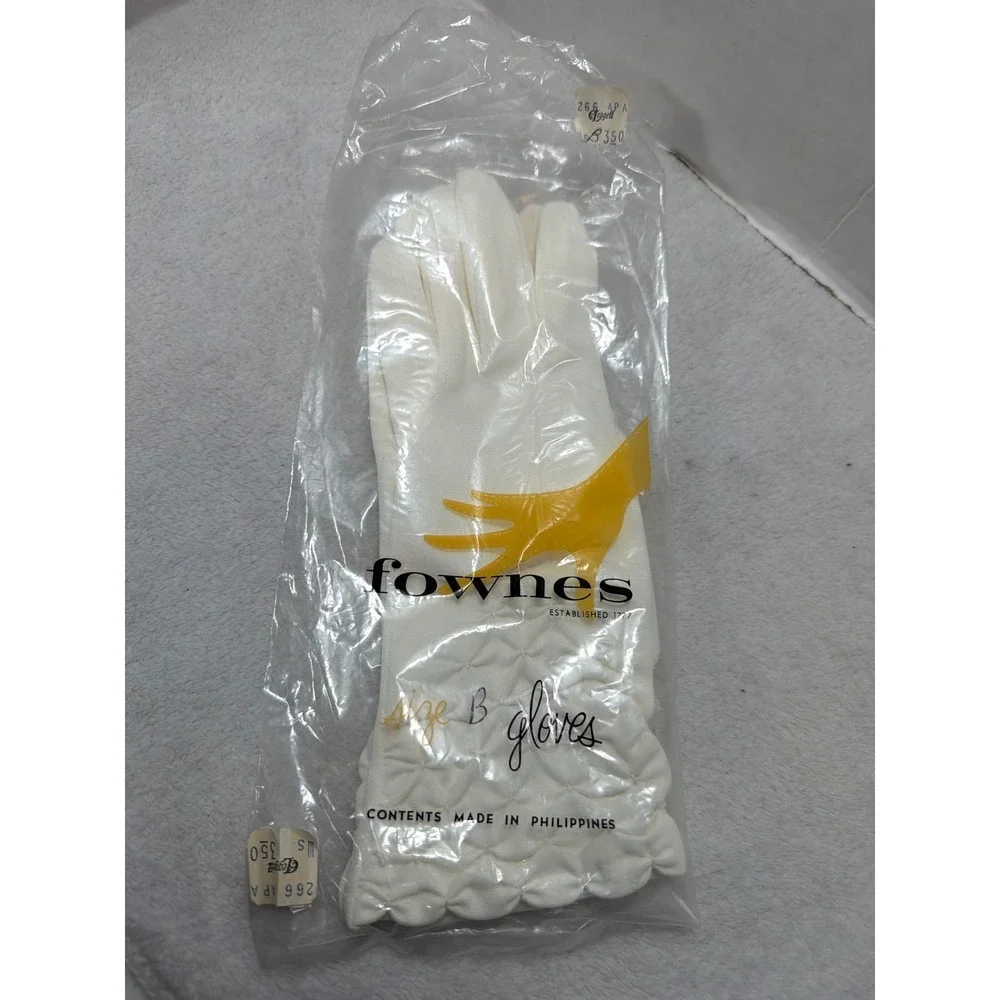 NOS VTG Fownes Gloves‎ Women 7.5-8.5 White Enchante Antron Smocked Cuff Bridal